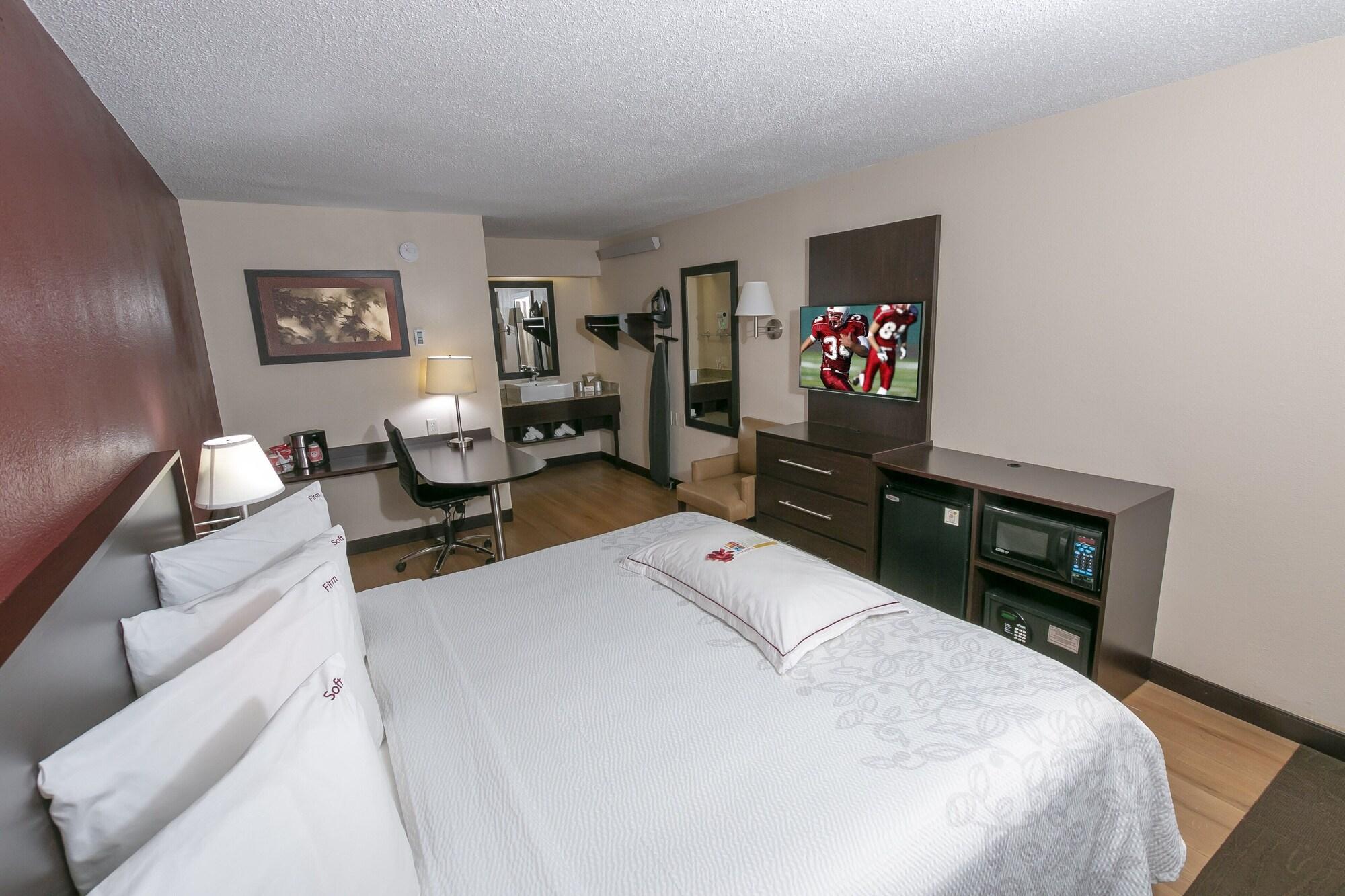 Red Roof Inn Plus+ Pittsburgh South - Airport Exterior foto