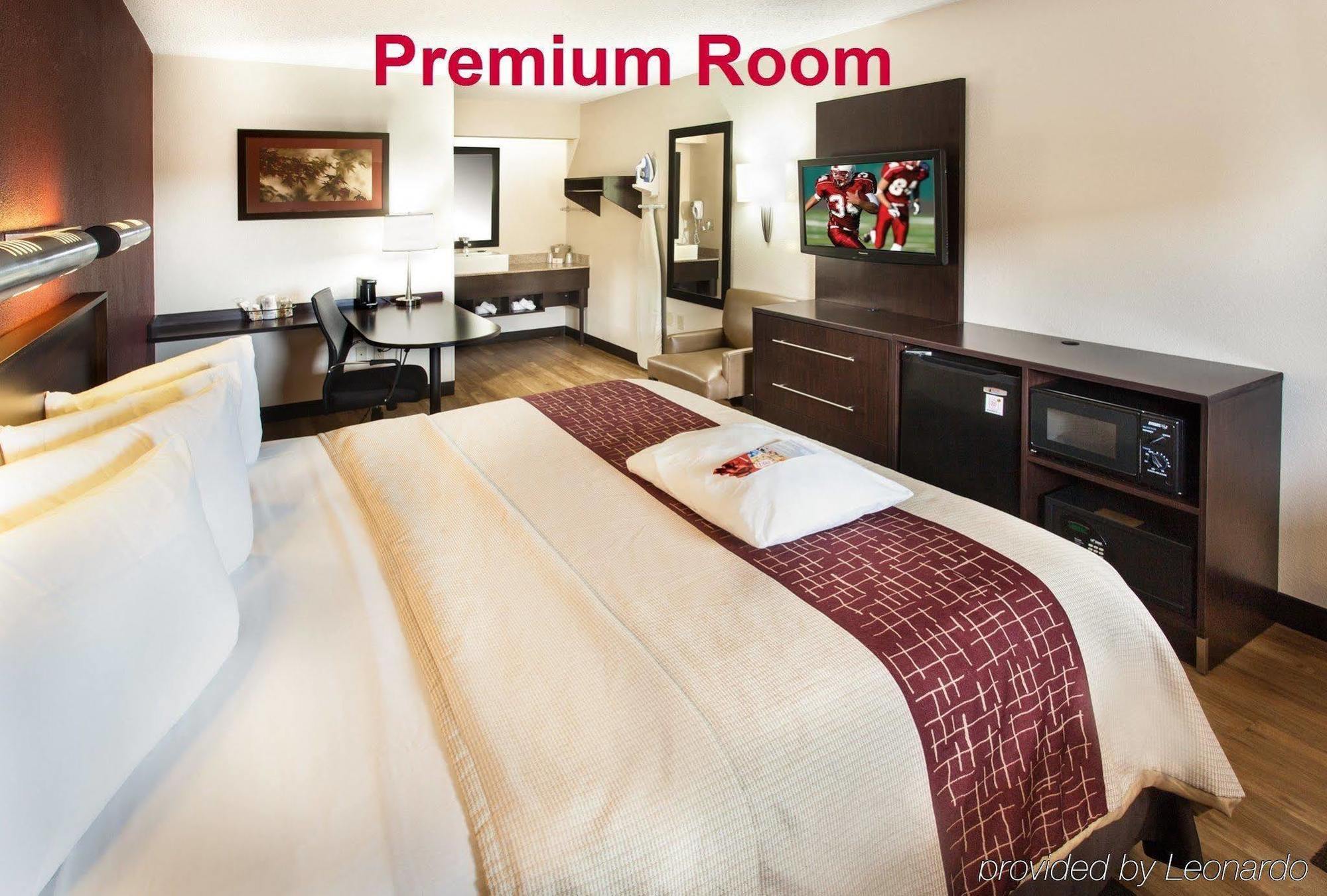Red Roof Inn Plus+ Pittsburgh South - Airport Exterior foto